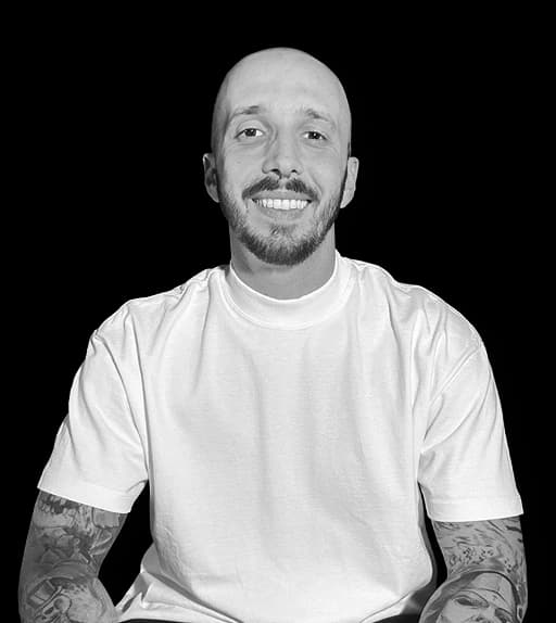 Vinicius Canhassi | Designer Gráfico